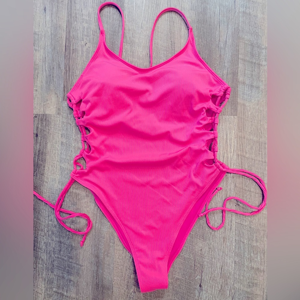 Women’s sexy one piece swim